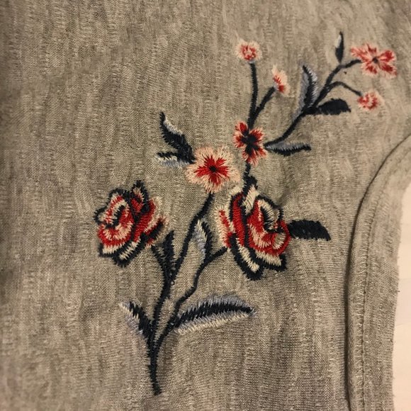 T-shirt with a front twist - Picture 4 of 4